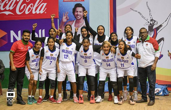 އަންހެން ބާސްކެޓްބޯޅަ ޓީމުންް ލޯ މެޑަލް ހޯދައިފި