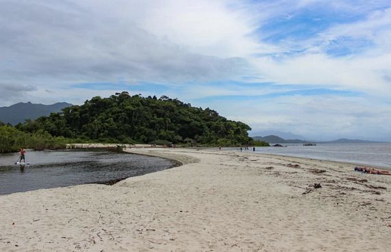 ބްޒެޒިލްގެ ކުޑަކުޑަ ރަށެއް، ސާދާ ދިރިއުޅުމެއް