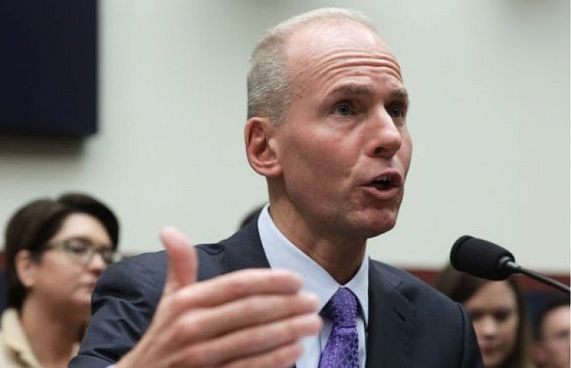 ބޮއިންގެ ސީއީއޯ، މައްސަލަގަނޑު ތެރޭގައި ވަކިކޮށްފި