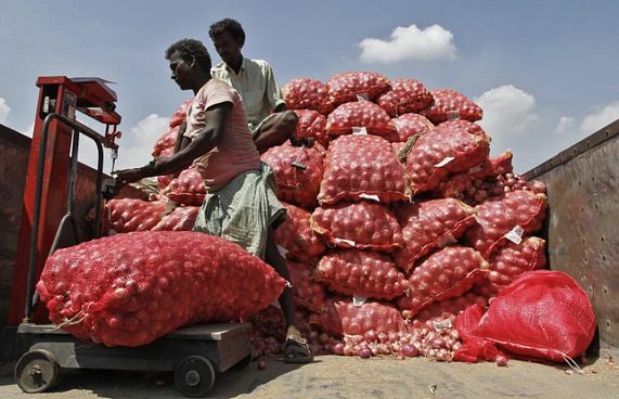 އިންޑިއާގައި ފިޔާ އުފުލާ ޓްރަކްތަކަށް ބިރުވެރިކަން