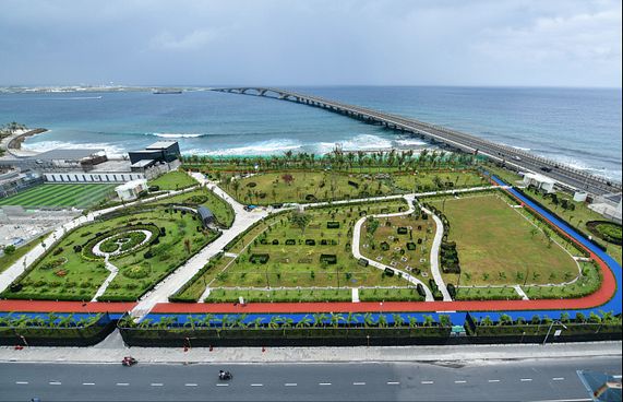 މާލޭގެ އާ ޕާކަށް ވަންނަ މީހުންގެ ދަބަސް ޗެކު ކުރަނީ