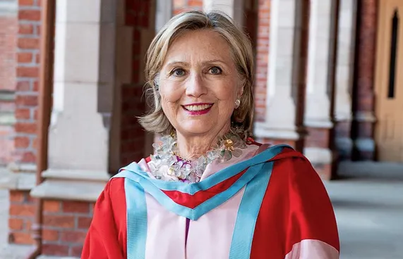 ހިލަރީ ކްލިންޓަން ޔުނިވާސިޓީއެއްގެ ޗާންސެލަރު ކަމަށް!