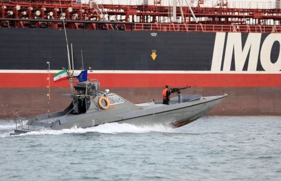 ވަގަށް ތެޔޮ ބޭރުކުރި ޓޭންކަރެއް އީރާނުން ހިފަހައްޓައިފި