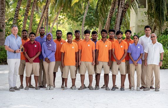 މުވައްޒަފުން ބިނާ ކުރުމުގެ އެވޯޑު ހޮލިޑޭ އިން ރިސޯޓަށް