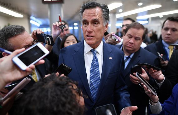 ރޮމްނީ: ޓްރަމްޕާ ދެކޮޅު ވޯޓާ އެކު ތާރީޚުގެ ތެރެއަށް