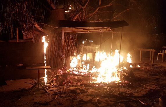 ހިތަދޫގެ ވިޔަފާރި ގާޑިޔާއެއްގައި ރޯކޮށްލައިފި