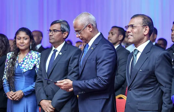މަޖިލީހުގެ ރައީސާއި އުއްތަމަ ފަނޑިޔާރަށް ރަސްމީގެކޮޅެއް