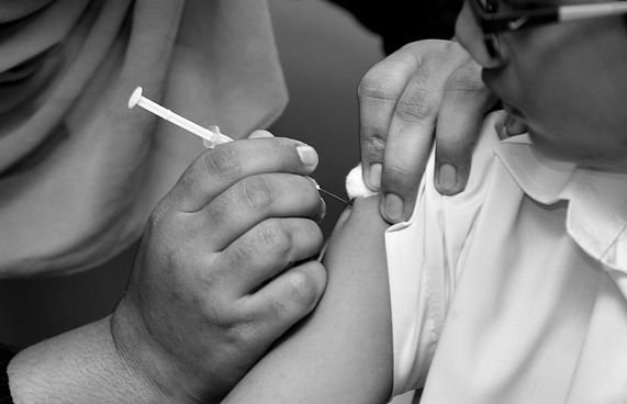 ހިމަބިހި ޖެހިފައިވާ މީހަކު ރާއްޖެ އިން ފެނިއްޖެ