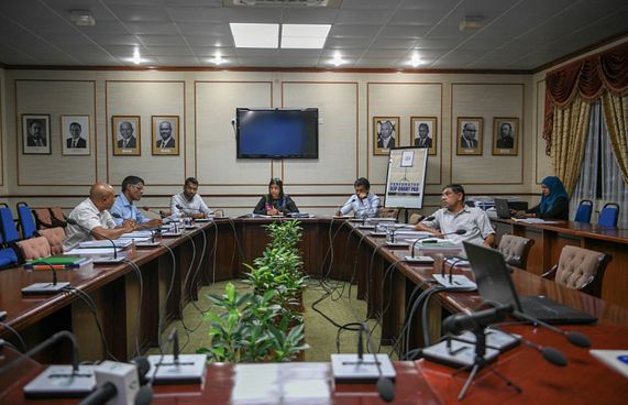 ސީއެސްސީގެ 4 މެމްބަރަކު ވަކިކުރަން ކޮމެޓީން ނިންމައިފި