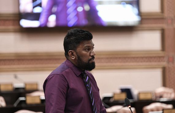 މަސްވެރިންނަށް ހަމަ އަގު ނުލިބެނީ މިނިސްޓަރާ ހެދި:ރާއީ