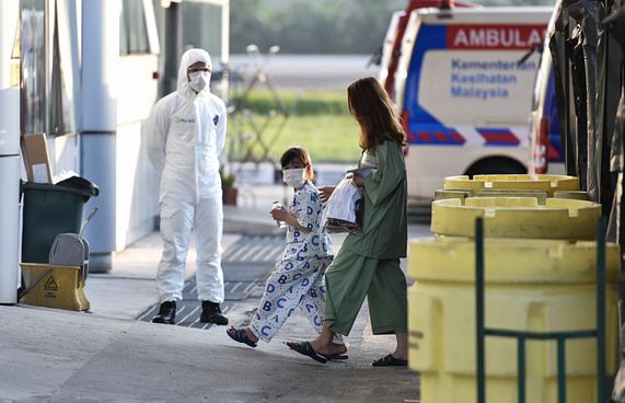 މެލޭގެ މިސްކިތަކަށް ދިވެއްސަކު ދިޔަ ނަމަ އަންގަންއެދެފި