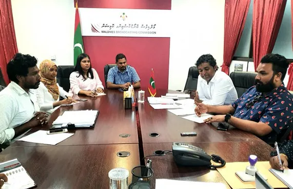 ރައީސަށް ވަގަށް ގޮވާ ލަވަ ނުދައްކަން އަންގައިފި