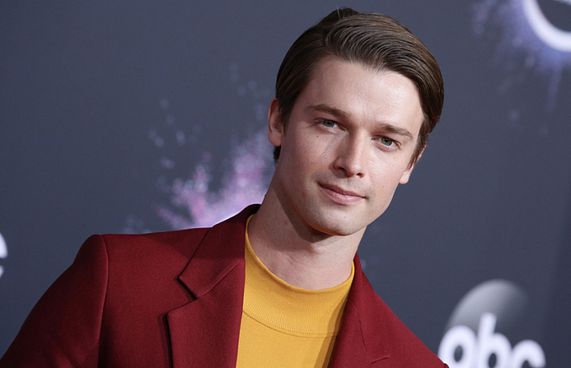 އާނޯލްޑްގެ ދަރިއަކަށްވުމަކީ ގޮންޖެހުމެއް: ޕެޓްރިކް