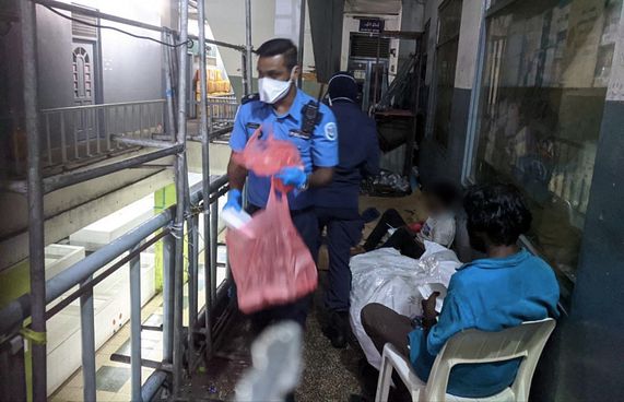 ލޮކްޑައުންގައި މަގުމަތިވި 24 މީހަކަށް އެހީވެއްޖެ