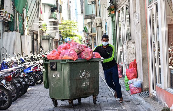 ގޭގެ އިން ކުނި ނެގުން ރޭގަނޑަށް ބަދަލުކުރަނީ