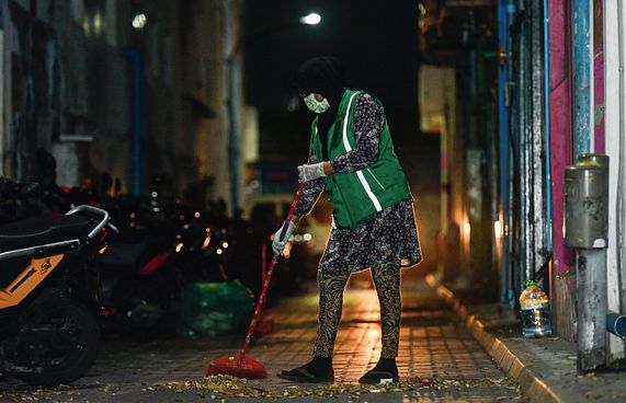 ކުނި ކަހާ މީހުންގެ ވަޒީފާގެ ޔަގީންކަންދެން: މުއިއްޒު