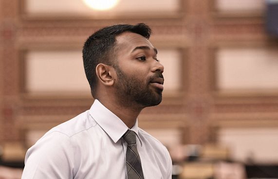 ސަރުކާރާ ދެކޮޅުވާން މީކާއިލް މިހާރު ބޭނުމެއް ނުވޭ