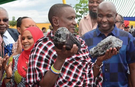 ޓެންޒޭނިއާ މީހަކު އެއް ދުވަހުން މިލިއަނަރަކަށް