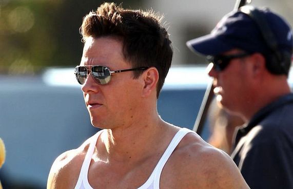 މާކް ވާލްބާގް ހުރިހާ އެއްޗަކަށް އެލާޖިކް!