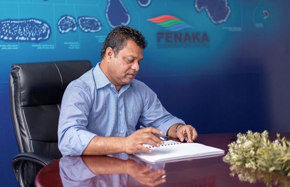 ހޯރަފުށީގައި ބޮޓްލިން ޕްލާންޓެއް ހަދަނީ