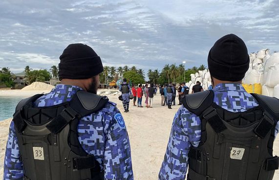 ބިދޭސީންގެ ނަމުގައި ބައެއް ވަކީލުން ދަނީ އޮޅުވާލަމުން