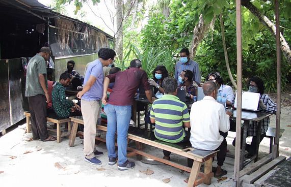 ހާލުގައި ޖެހިފައި ތިބި ބިދޭސީން ބޮޑުފިނޮޅުން ބާލައިފި