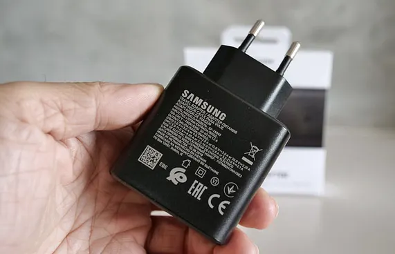 ގެލަކްސީ ފޯނުތަކާ އެކު ޗާޖަރު ނުދޭން ވިސްނަނީ