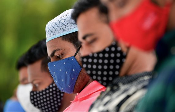 ގަދަކަމުން އެޅުވި މާސްކް ނެގިޔަސް ބަލައިގެން އުޅޭތި!