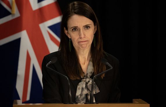 ކޮވިޑާ ހެދި ޖެސިންޑާގެ ކައިވެނި ކެންސަލް