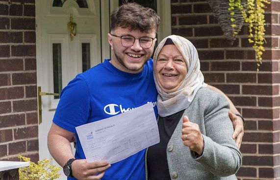 އިރާގުގެ ރެފިއުޖީއެއް ކެމްބްރިޖް ޔުނިވަސިޓީ އަށް