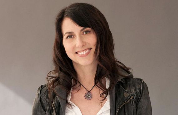 އެންމެ މުއްސަނދި އަންހެނަކީ މެކެންޒީ