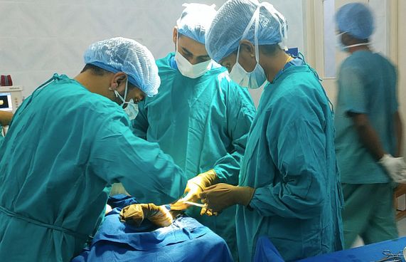 ކިޔަވައި ނިންމާ ހުރިހާ ޑޮކްޓަރުންނާއި ނަރުހުން ކޮބާ؟