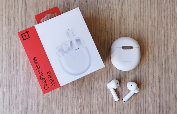 ވަންޕްލަސް ހެޑްފޯނާއި އެއާޕޮޑްސް އޮޅިއްޖެ