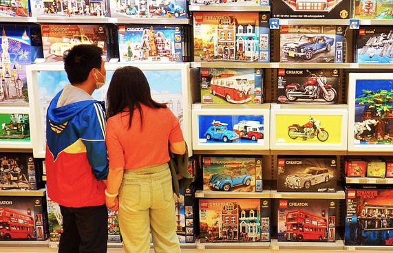 ޕްލާސްޓިކްގައި ޕެކްކުރުން ލެގޯ އިން ހުއްޓާލަނީ