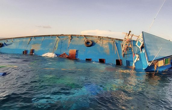 އަޑިއަށް ދާން ފެށުމުން ދޯނި ނެރުމައްޗަށް ބީއްސާލައިފި