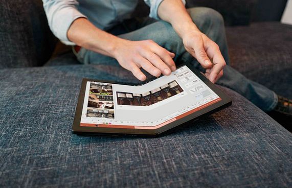 ލެނޯވޯގެ ފަތްޖެހޭ ޕީސީ ޕްރި-އޯޑަރަށް ހުޅުވާލައިފި