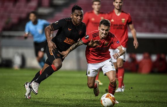 ރޭންޖާސް އާއި ބެންފީކާ އެއްވަރު، މިލާނަށް ނާކާމިޔާބު