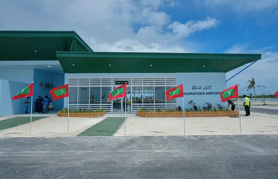 ހޯރަފުށީ އެއާޕޯޓުގެ އޮފީސް ފަޅާލައި ވައްކަން ކޮށްފި