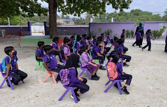 ހިތަދޫ ސްކޫލުން "ޔުނިފޯމް އެކްސްޗޭންޖް" ޕްރޮގްރާމެއް