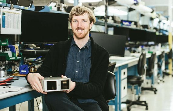 އޮސްޓިން ރަސަލް: އެންމެ ޒުވާން ބިލިއަނަރު