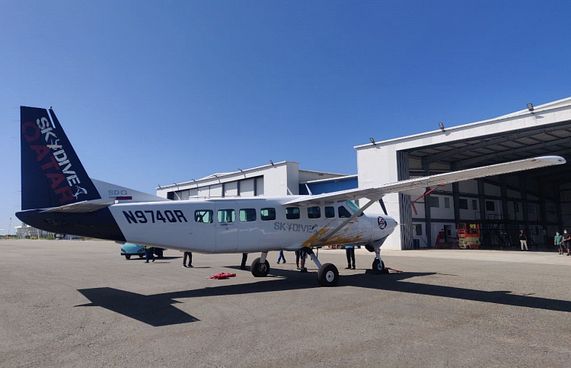 މަންޓާ އެއާއިން ސްކައި ޑައިވިން ޕްރޮގްރާމެއް ބާއްވަނީ