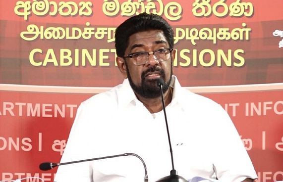 ލަންކާއަށް ފޭކް ބޭސް ގަތް ވަޒީރު ހައްޔަރުކޮށްފި