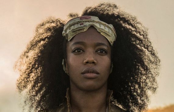 ވިޓްނީ ހިއުސްޓަންގެ ރޯލަށް ނިއޯމީ އެކީ