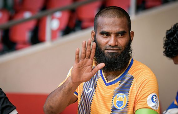 އޭއެފްސީ ކަޕް މޮޅު ފޯވާޑުންގެ ތެރޭގައި ދަގަނޑޭ!