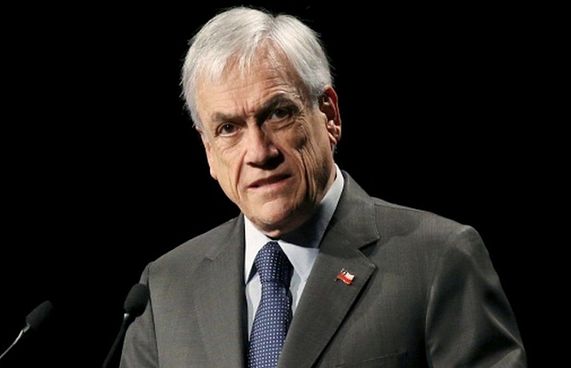 މާސްކް ނާޅައި ސެލްފީ ނެގުމުން ޗިލީގެ ރައީސް ޖޫރިމަނާ