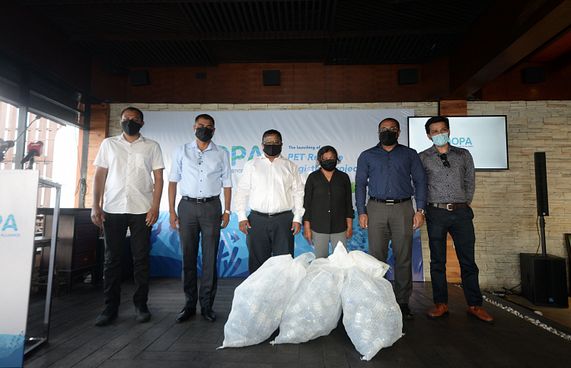 ޕްލާސްޓިކް ފުޅި ނަގައި ރިސައިކަލްކުރަން ފޮނުވަނީ