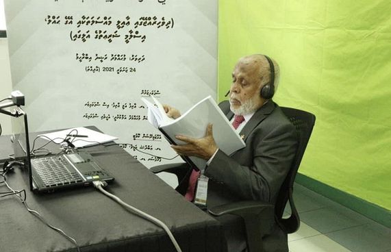 ޝެއިހު ރަޝީދު އައިޔޫއެމުން ޕީއެޗުޑީ ނިންމަވައިފި