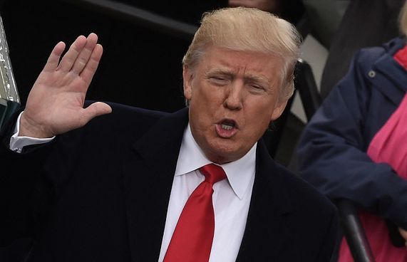 ދައުވާތައް ސާބިތުވެއްޖެއްޔާ ޓްރަމްޕު ހަނާވެގެންދާނެ