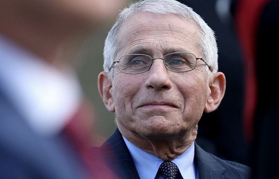 އެންތަނީ ފައުޗީ އަށް މިލިއަން ޑޮލަރުގެ އެވޯޑެއް