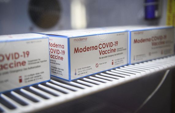 އާ ވޭރިއަންޓަށް ބޫސްޓަ ޝޮޓެއް މޮޑާނާ އިން އުފައްދަނީ